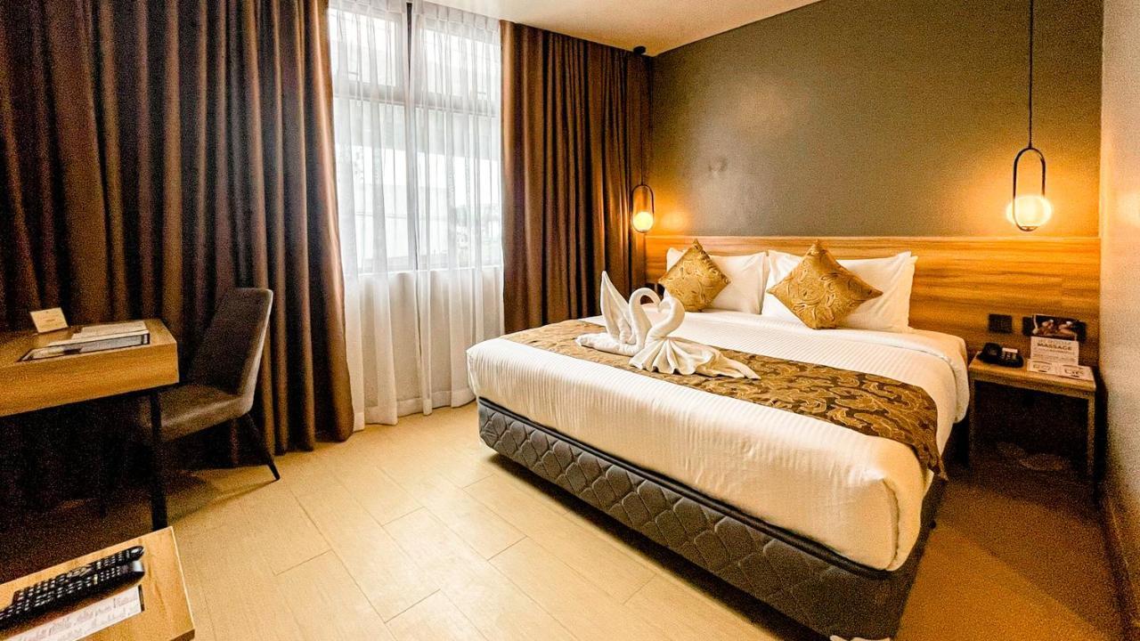 Madison 101 Hotel + Tower Quezon City Esterno foto