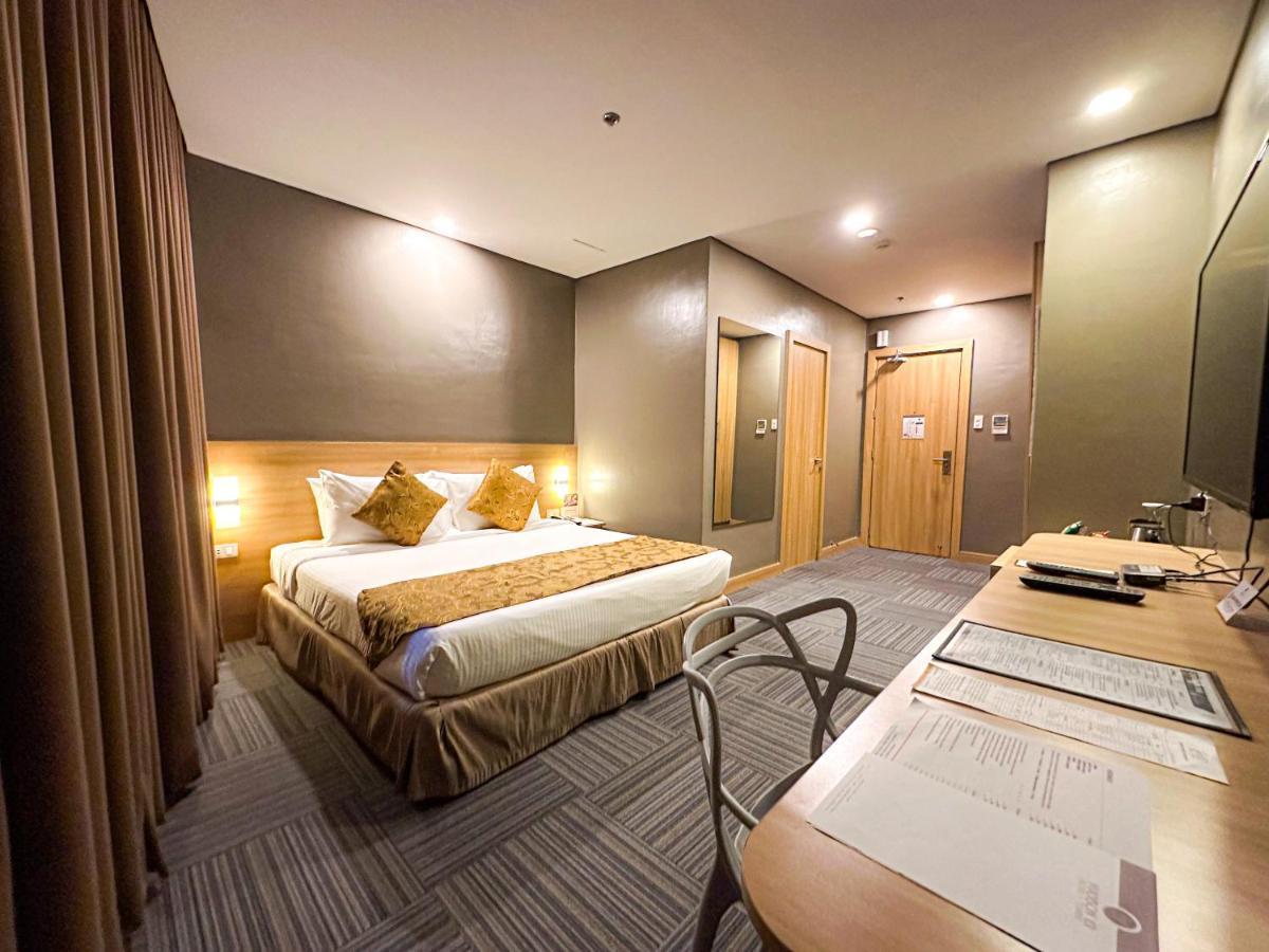 Madison 101 Hotel + Tower Quezon City Esterno foto