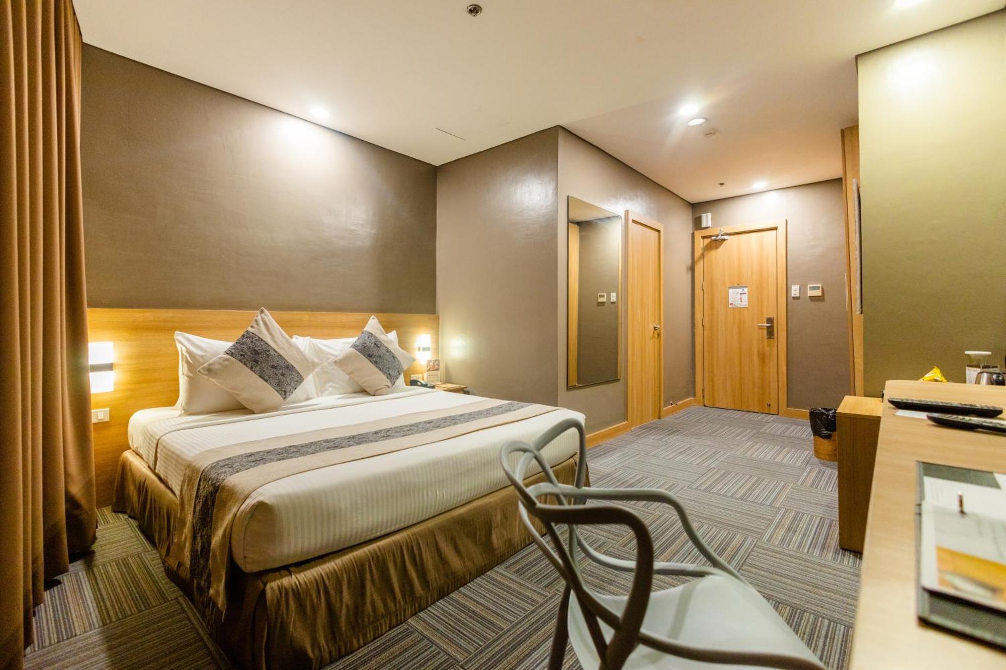 Madison 101 Hotel + Tower Quezon City Esterno foto