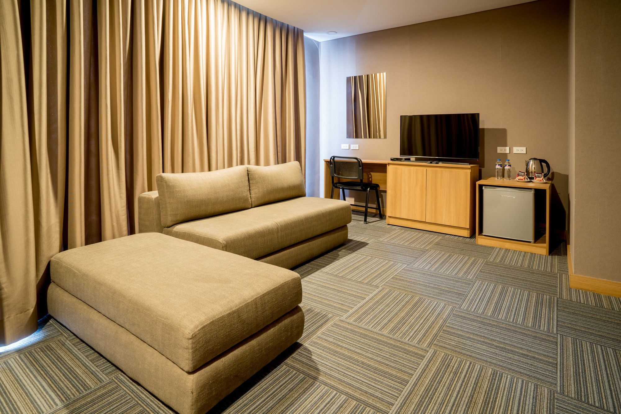 Madison 101 Hotel + Tower Quezon City Esterno foto