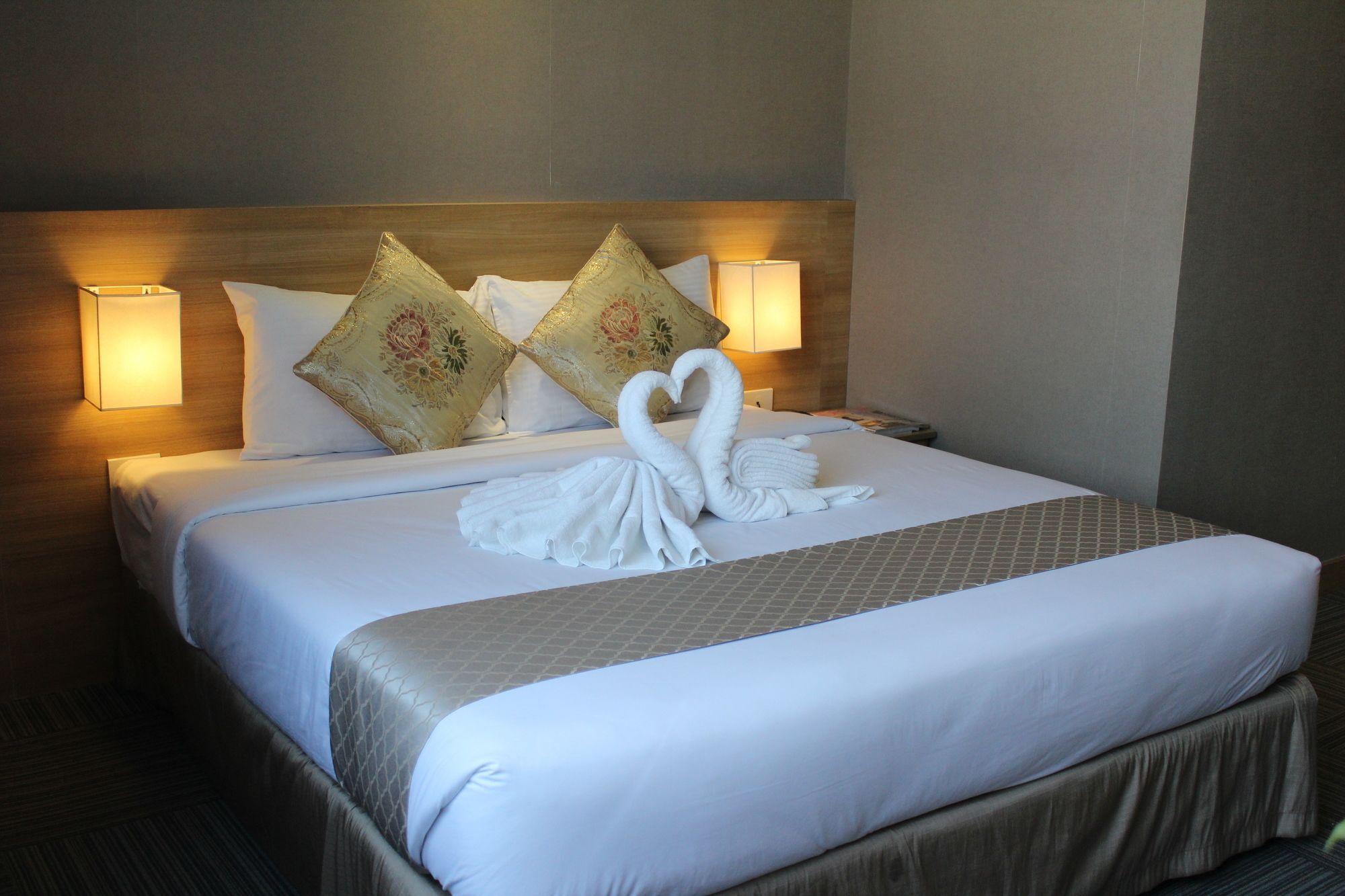 Madison 101 Hotel + Tower Quezon City Esterno foto