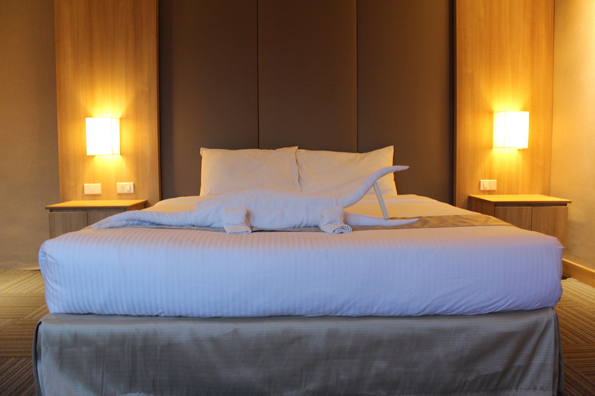 Madison 101 Hotel + Tower Quezon City Esterno foto